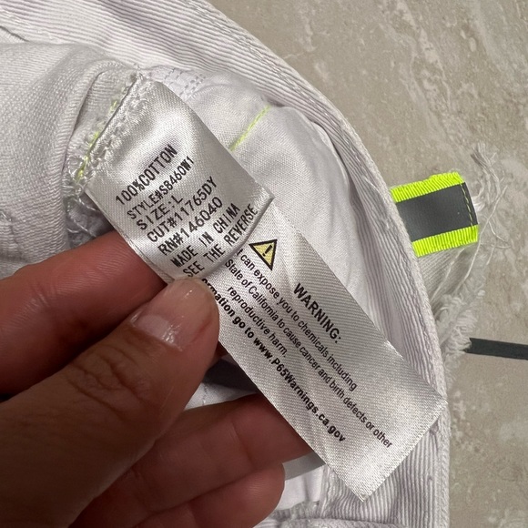 b original by shoe fly Women’s destroyed stripe ribbon denim white shorts size L - Picture 5 of 9